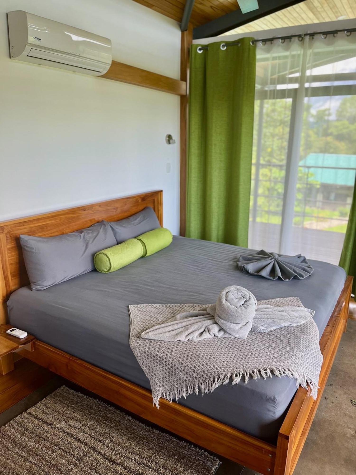 Southern Drake Lodge Drakes Bay エクステリア 写真