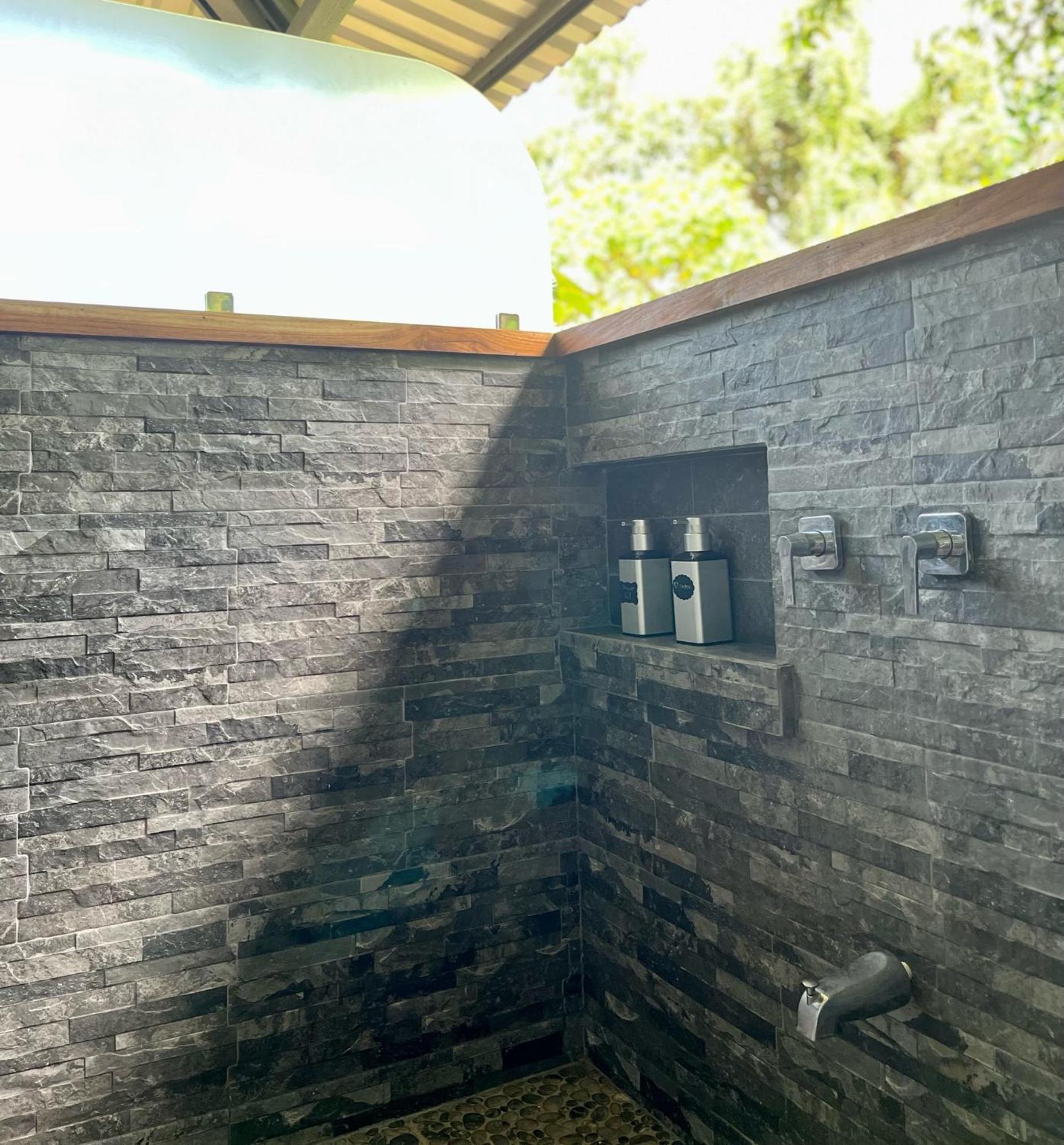 Southern Drake Lodge Drakes Bay エクステリア 写真